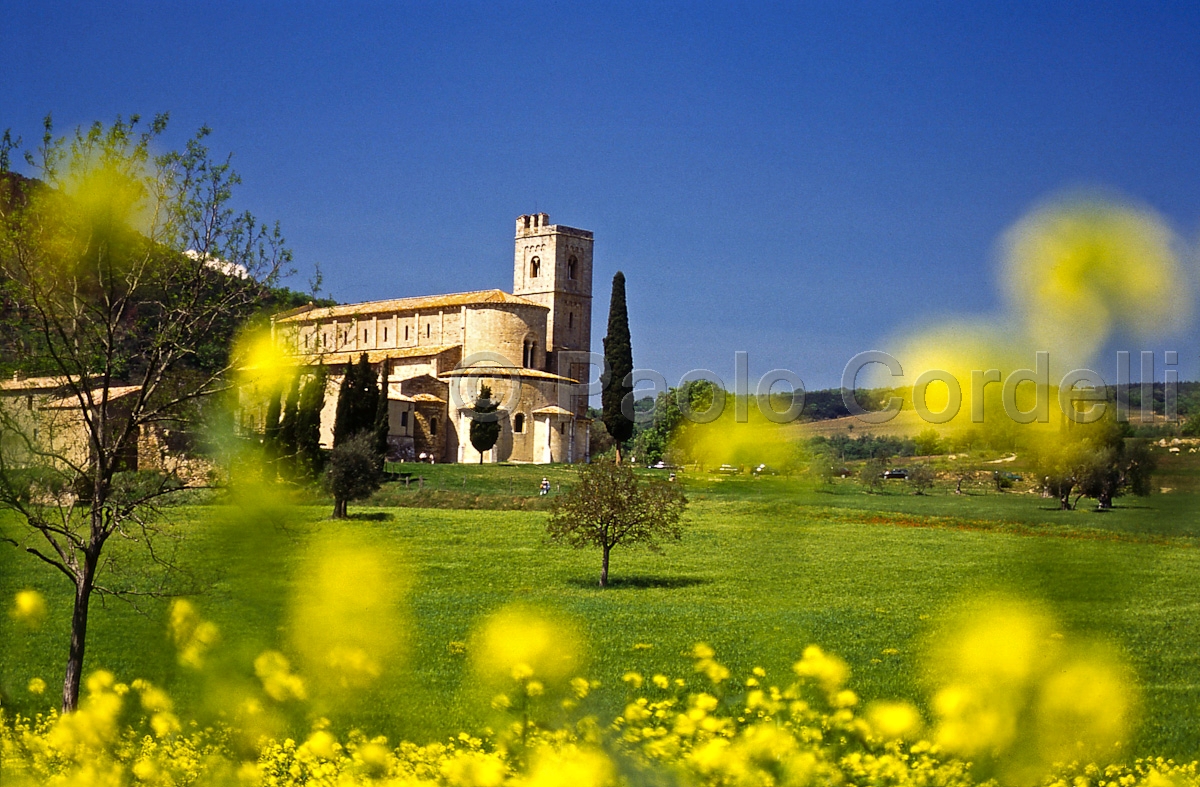 Sant' Antimo Abbey, Tuscany, Italy
 (cod:Tuscany 20)